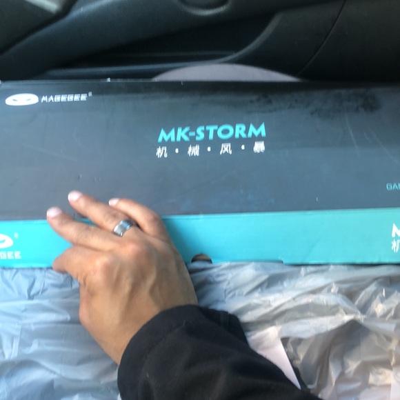 Mechanical pink Mk-Storm keyboard. - Picture 2 of 3